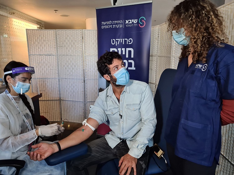רון שחר בבדיקות קורונה